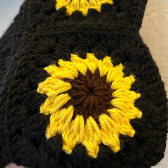 Crochet sunflower bag - Picture 3 of 4